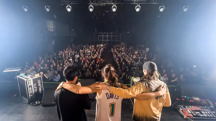 Photo of the band Fish Basket playing a concert, ©Dominik Waniczek