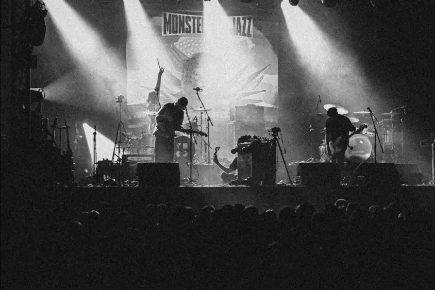 Photo of the band Fish Basket playing a concert, ©@sound.and.grain